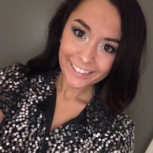 Meet your Posher, Cortney